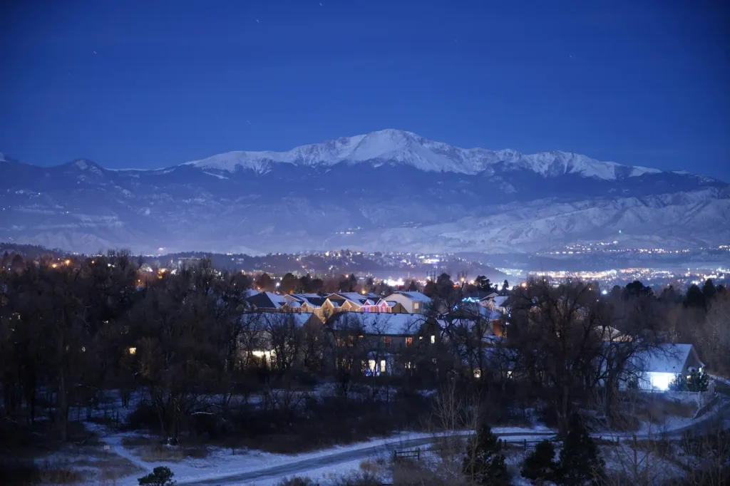 Auto insurance quotes in Aurora, CO skyline view