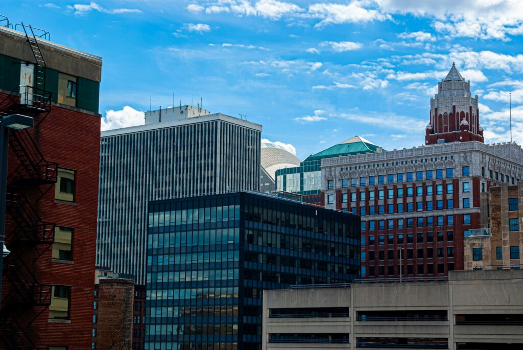 Des Moines, Iowa skyline — auto insurance coverage options
